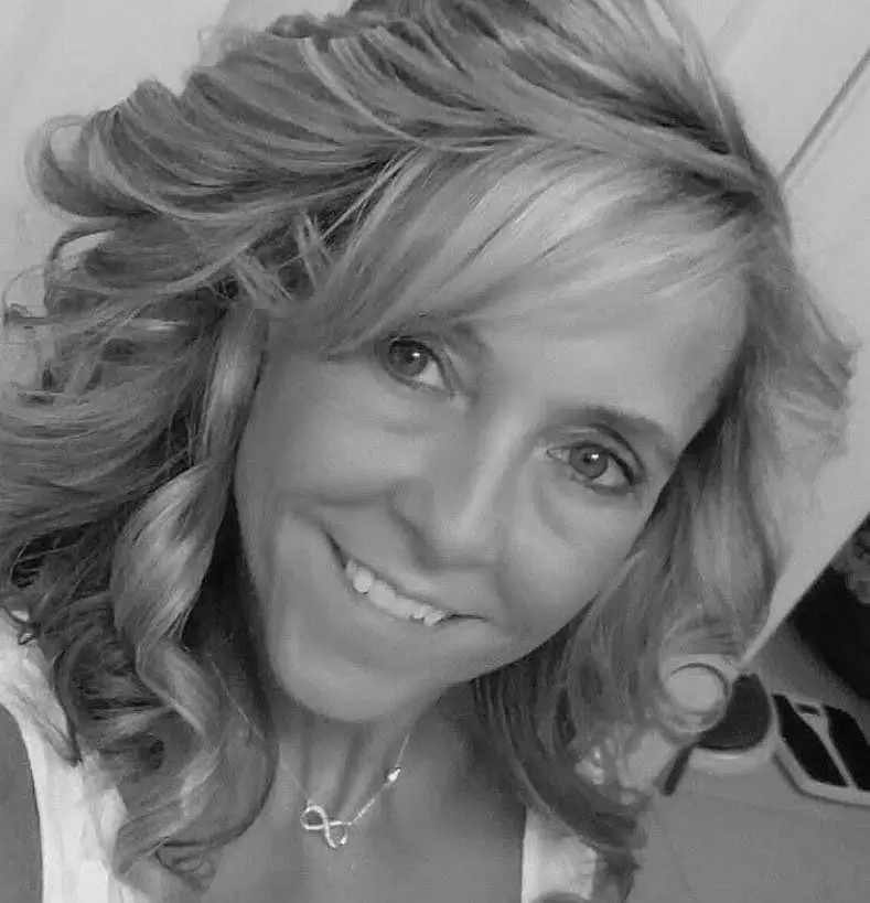 Sales assistant headshot for Workout with Gina